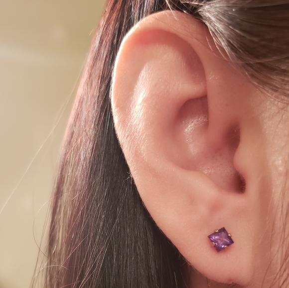 14K Yellow Gold Amethyst Stud Earrings - Picture 3 of 3